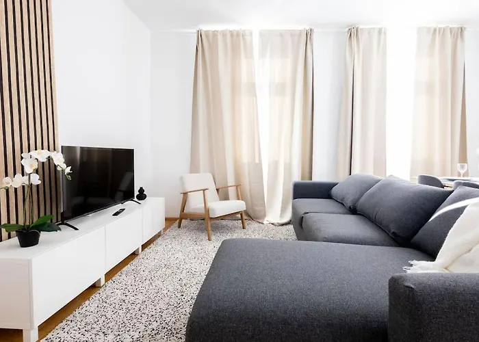 Orestaliving- 3br On The Daube Canal/friedensbrücke Apartment Wien
